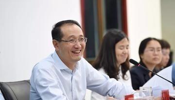 1985年，尹克升肩负重任，执掌青海。



这位1932年出生于河北通县的领导