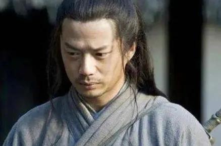 韩信手握重兵为什么不造反呢？现在回头看，其实原因很简单！
韩信出身寒微，年轻时在