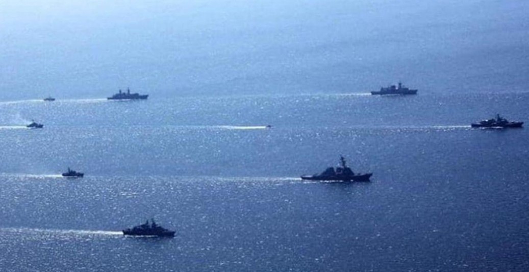 1958年，中国宣布领海宽度由3海里提升为12海里，消息传出，西方国家集体抗议，