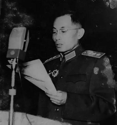 他是三野第一悍将，建国前从未见过毛主席，主席却对他信任有加
1958年7月的一天