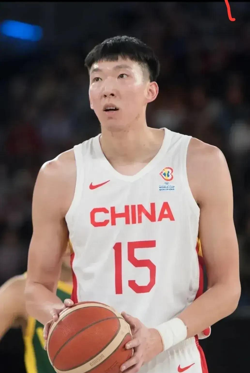 发现没有现在有山西球迷也喷也贬周琦，而且更厉害，大家知道为什么吗？上赛季半决赛北