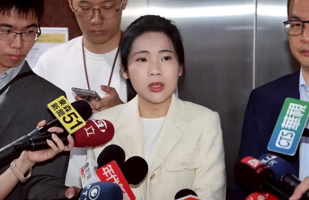 徐巧芯寻求军公教的支持，改打恐吓牌了！
岛内大罢免第二阶段已经结束，第三阶段也即