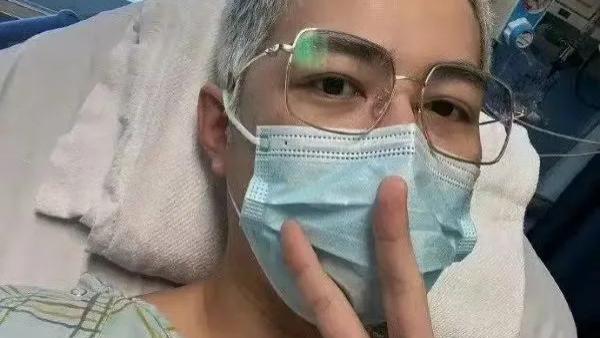 从御用男主到查无此人！车祸两年仍在手术、作品接连下架，他不是一般的惨！