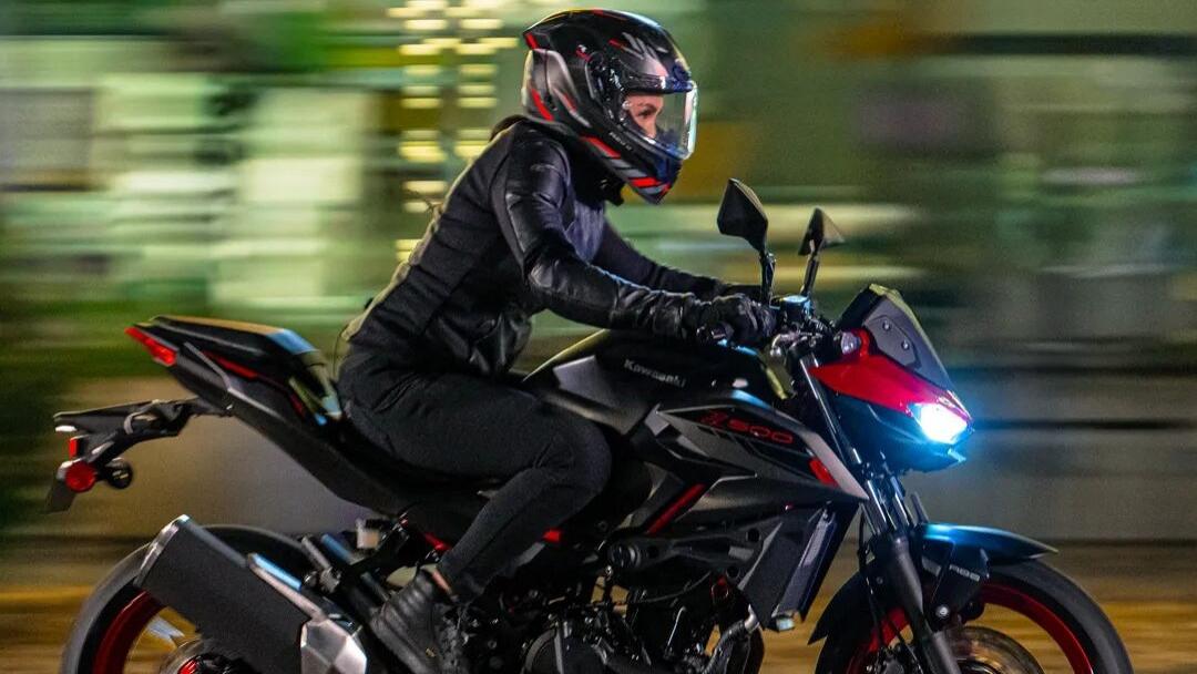 价格下调5000元，川崎发布新款Z500，你会如何选？