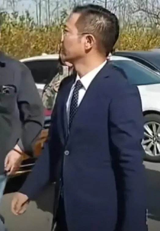巡五组在南河力度加大，小勇子跑到北京，还跟着冼发水

首先要搞清楚的是洗发水与小