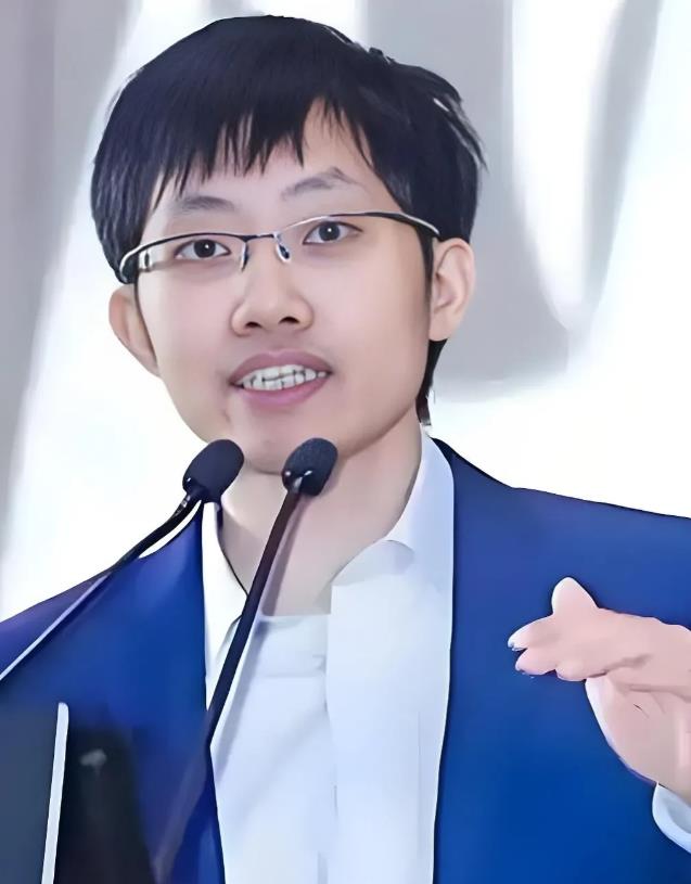 国产芯杀疯了！DeepSeekV3.1竟提前锁死绝密指令集

8月21日，Dee