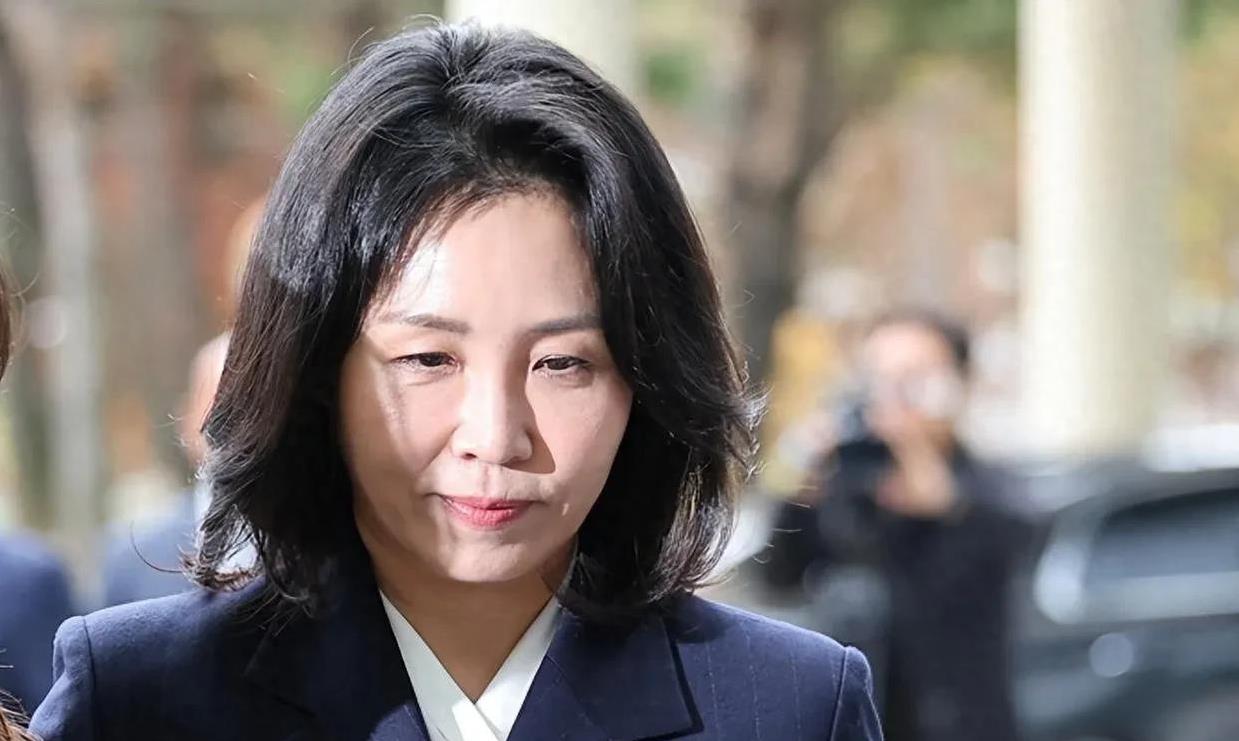 一顿饭引发的“选举危机”，金文洙夫妇死纠该话题，金惠景当年发生了什么？
2021