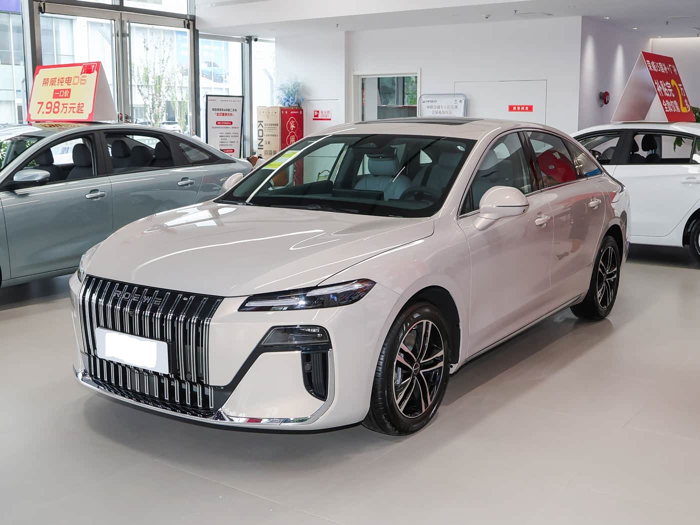 这款中型插混家轿！由前劳斯莱斯设计师操刀，限时权益价8.58