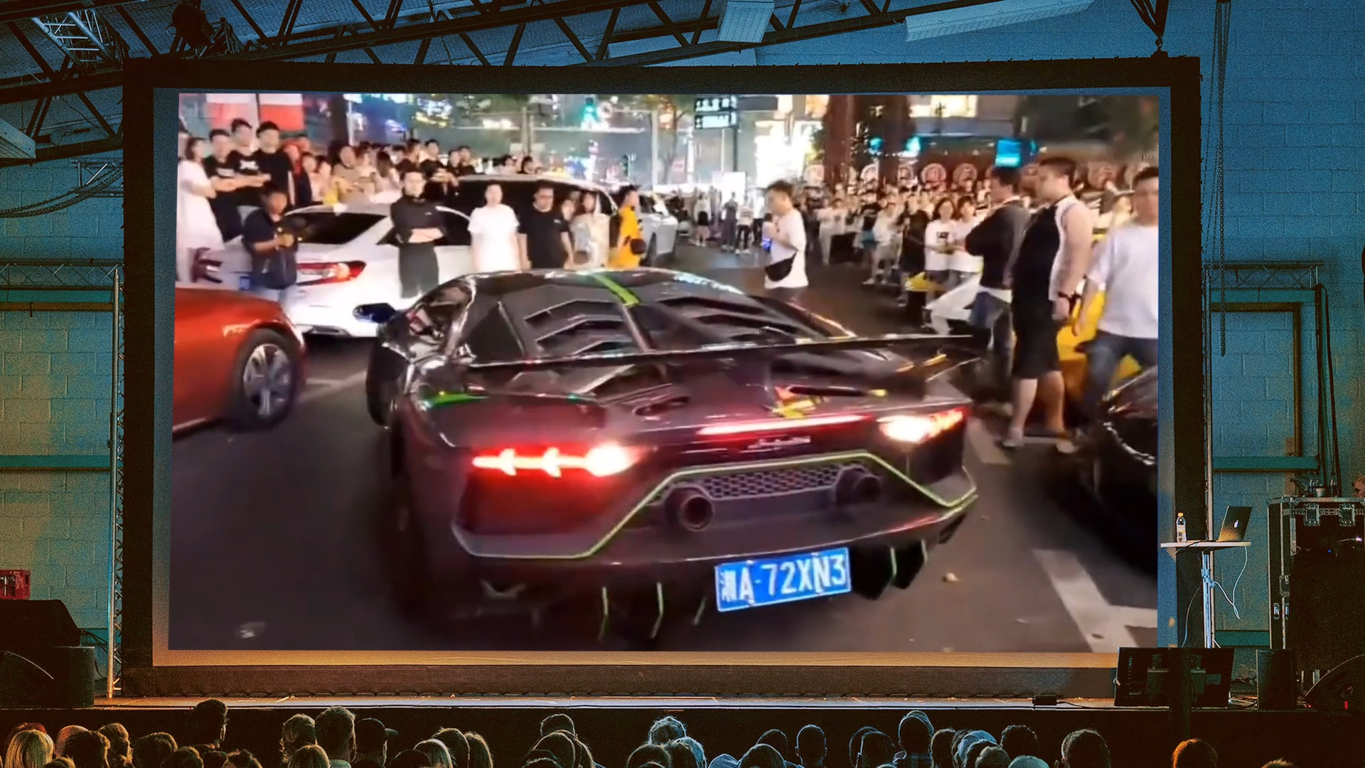 回旋镖: “仰望U9X是工业垃圾，只会搞些花架子博眼球，有本事纽北跑进7分内”