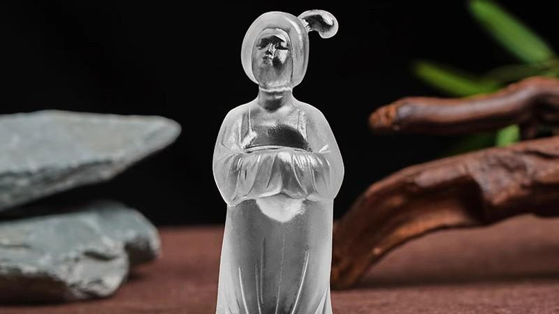 当古法琉璃邂逅唐侍女：一场跨越时空的艺术对话