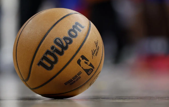 被严重高估的NBA球星。
麦迪首当其冲，感觉除了那个惊世骇俗的35秒13分就没有