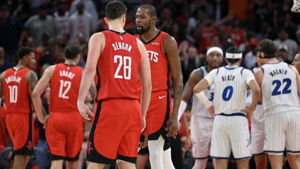 申京激动送上拥抱，杜兰特正式表态，火箭关键球能力太强了