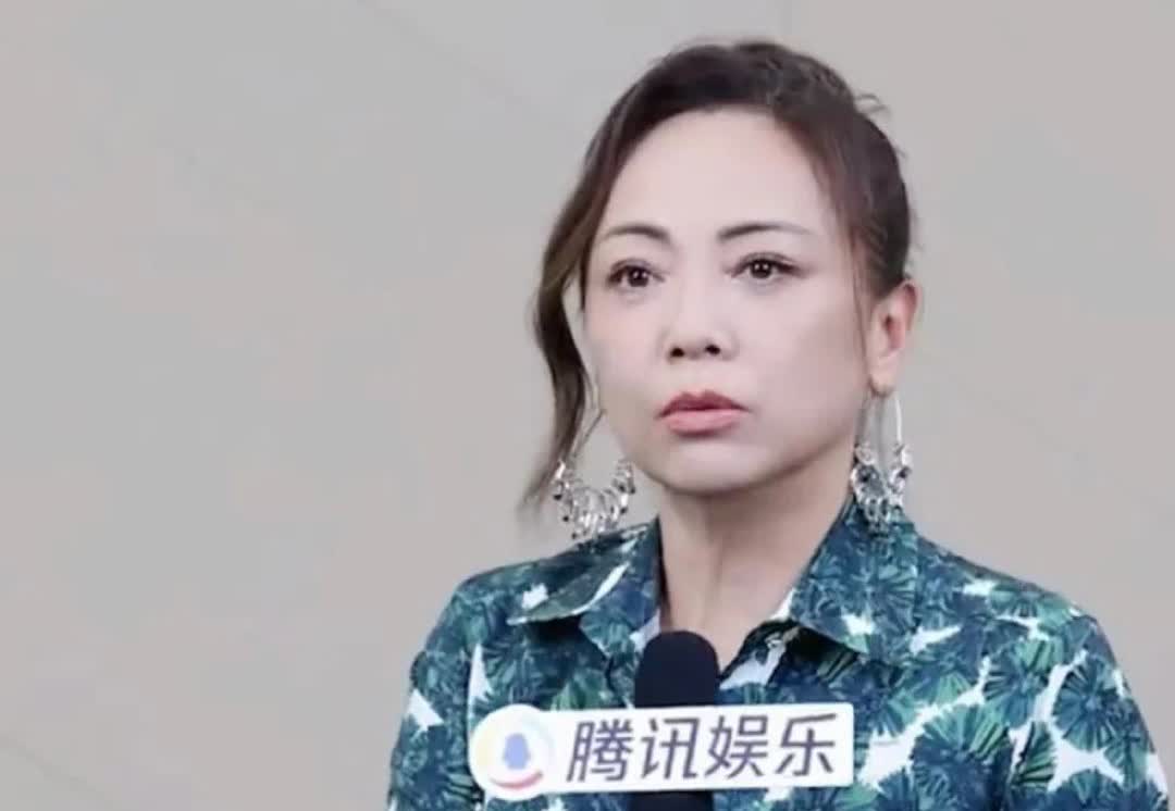 邓萃雯瞎说什么大实话。

说不知道成团夜有什么用处，我也不知道浪姐成团有什么