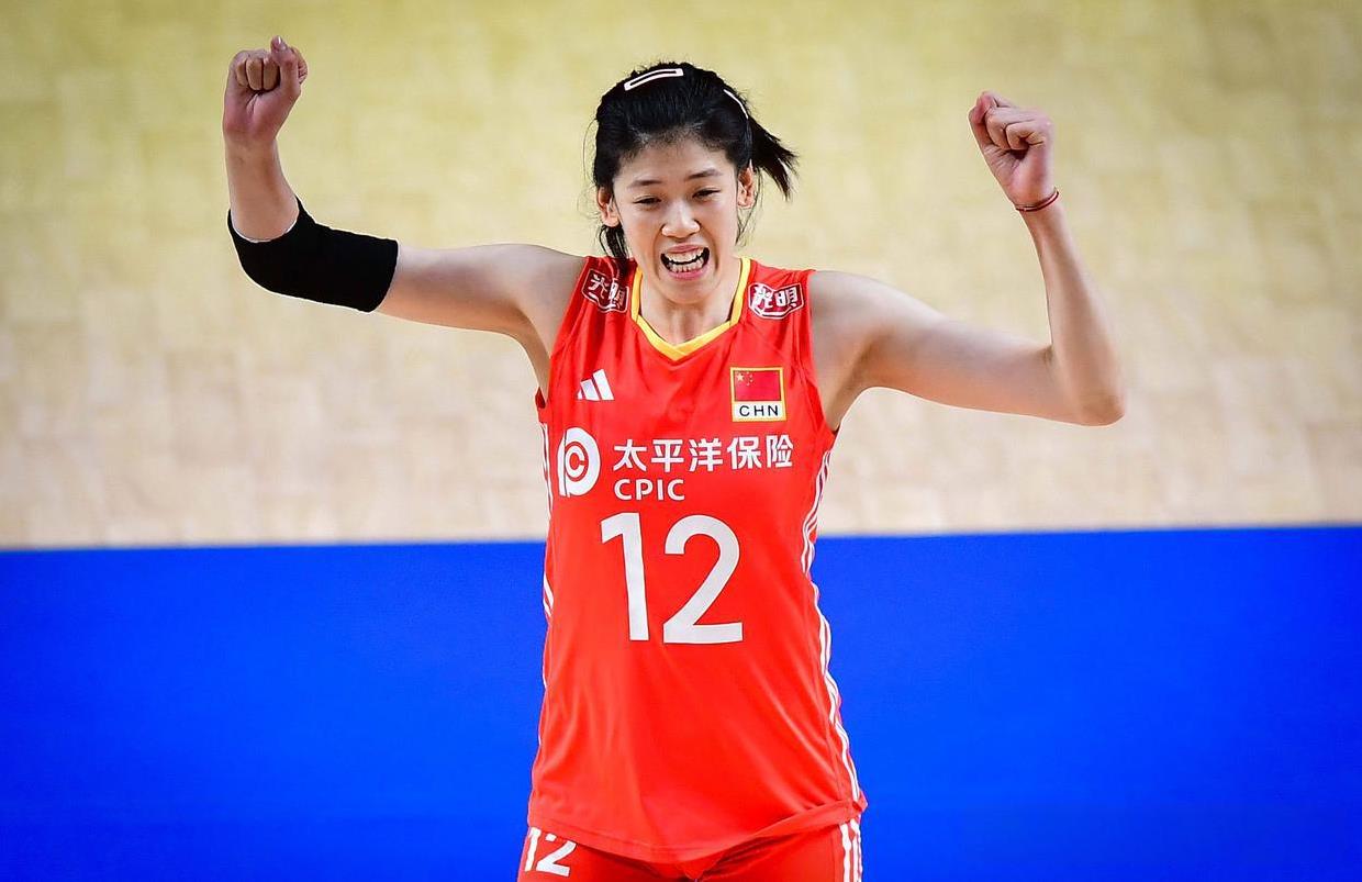 李盈莹领衔中国女排14人奔赴泰国赛场
在这14人名单中，世界冠军有4位
她们分别