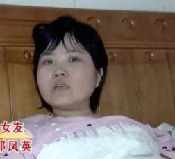 2015年，34岁云南女子瘫痪在床，且无父无母，男友每天给她做饭洗澡，对她不离不