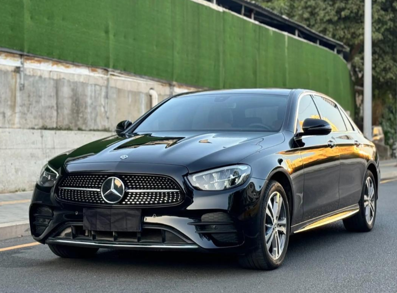 无奈，买不起高端电车，只能去买奔驰E级了。