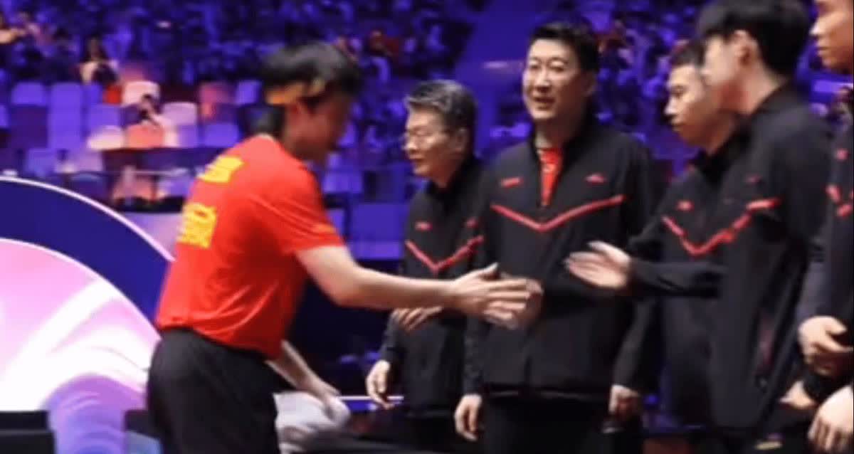 王楚钦屁股被拍上热搜

全网独家，内部画面马上删！

巴黎奥运后，国乒回