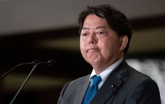 日本如今态度也变得硬起来了，日本内阁官房长官林芳正在4月10日明确表态，对美国暂