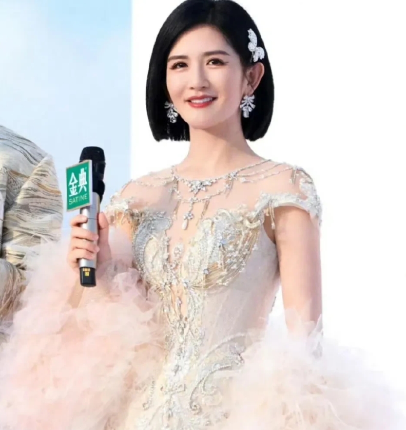 虽然很不喜欢谢娜，

但这一波我真的站她这边了，

谢娜亲自发视频说了重男轻女和