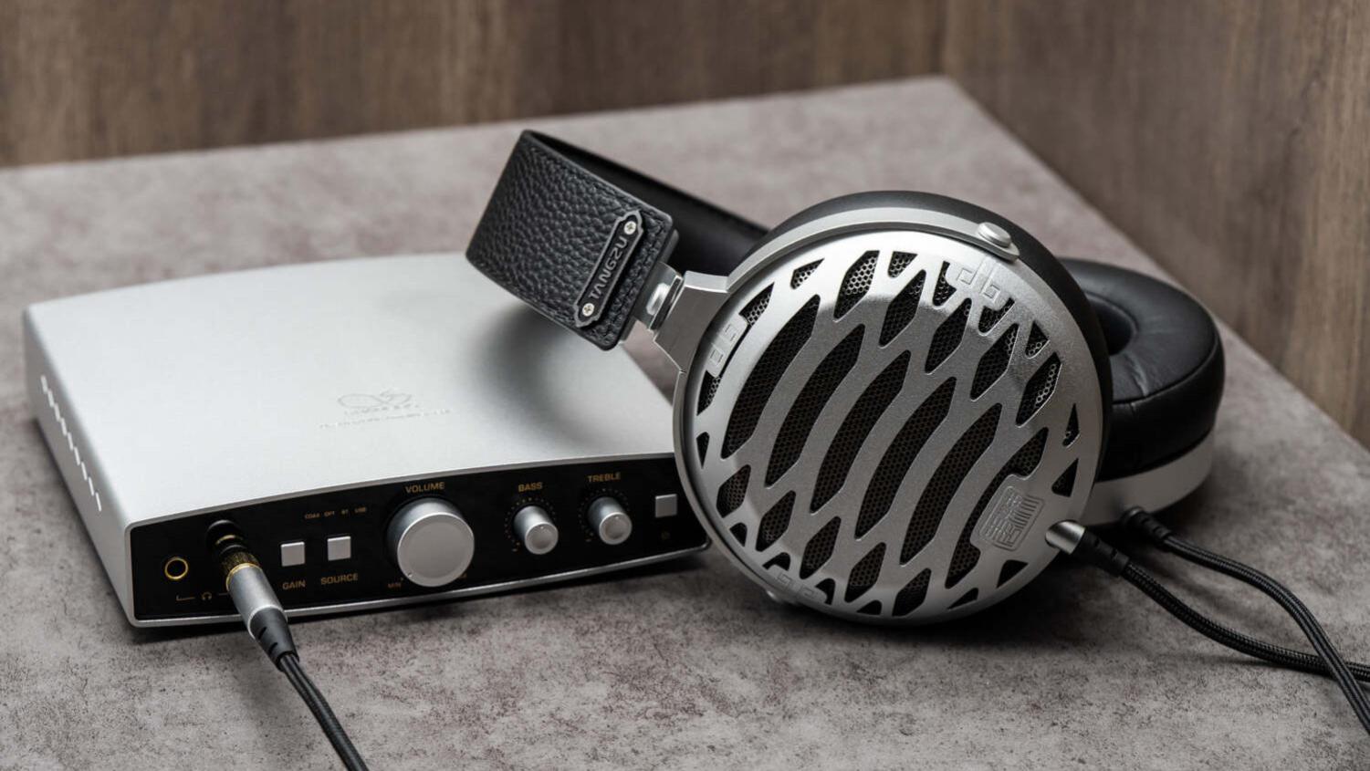 温柔的牛魔王：聊聊唐族「牛魔王」平板头戴式耳机