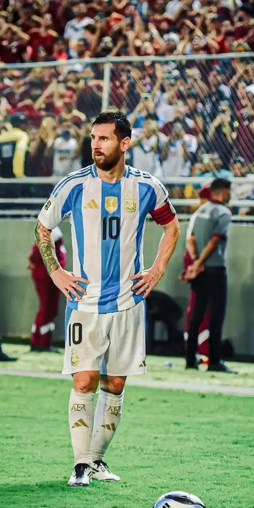 梅西缺席阿根廷的连锁反应——将丢FIFA榜首!
南美世预赛末轮，缺少梅西的阿根廷