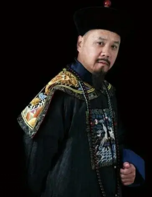 鸦片战争失败后，直隶总督琦善作为清廷代表和英军谈判，虽然此人面对外国人那是相当卑