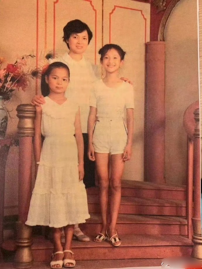 周迅年轻时真是水灵，身材比例也绝佳。