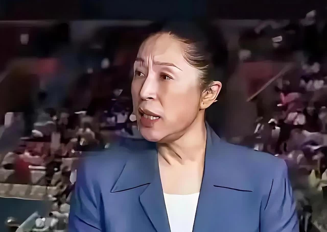 为什么女篮会输给日本

第一，紧张，

第二，轻敌

第三，估计不足