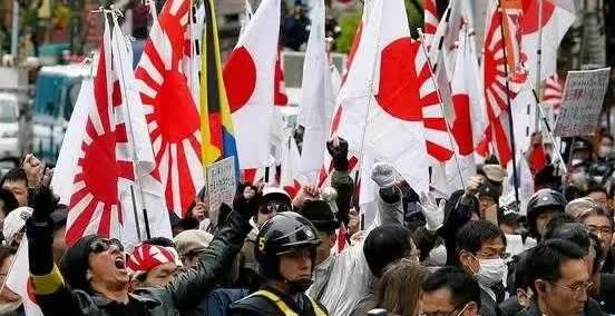 日本奔走亚欧多国，呼吁各国不要去参加中国九三大阅兵！
日本人说中国在宣扬仇恨，