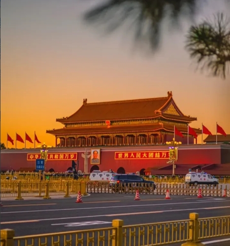 怪不得天安门被围挡起来，
 一查才知道，
今年我国人民抗日战争暨世界反法西斯战争