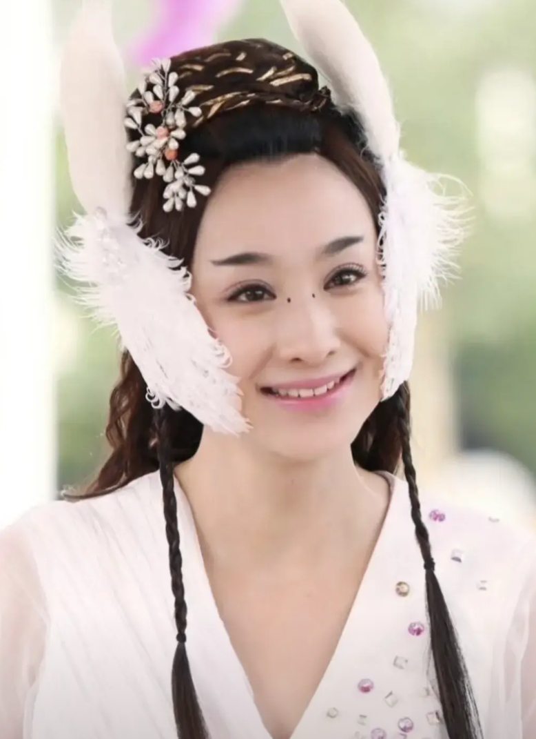 本来还以为穆婷婷情商高，没想到的是她说别人差劲不想和别人合作就算了，为什么还要对