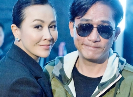 女神刘嘉玲发了九宫格还有一句话的英文，她这次情绪是相当激动的发文啊，对梁朝伟获得