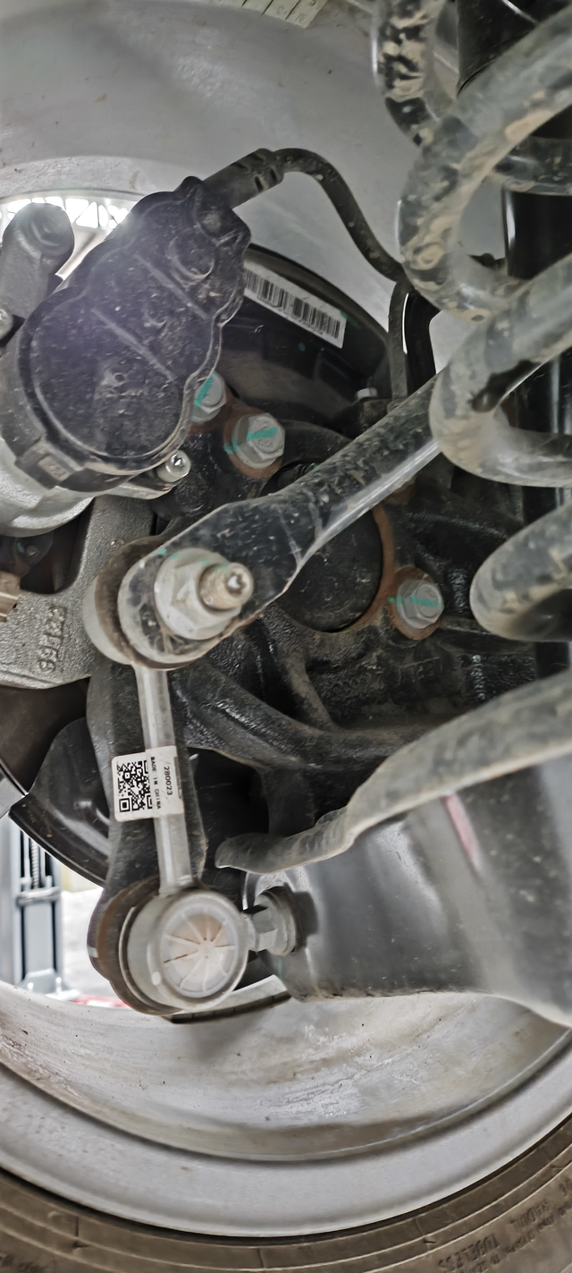 24年3月购买
3月购买的车，6月就生锈，真的太垃圾了，我以前8万的车，都不会生