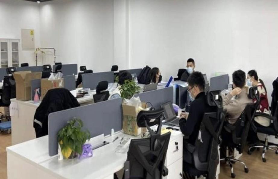 打个工，快自己打成老赖了[泪奔]今天轮番接到团建公司（欠3w多），猎头机构（差2