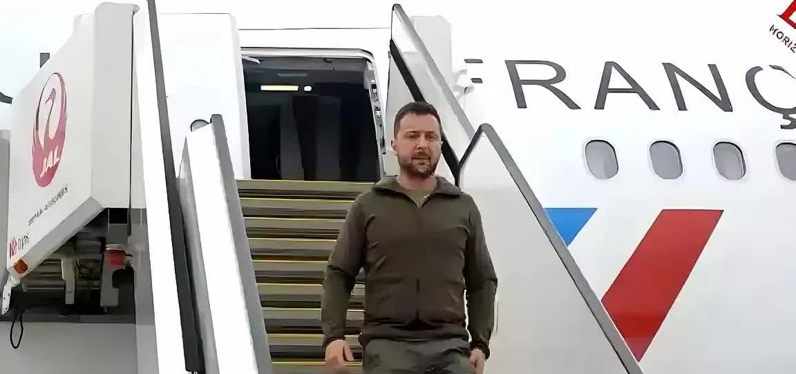 不知道泽连斯基现在后悔不后悔，乌克兰国土面积在全世界来说，也是数一数二的大国。
