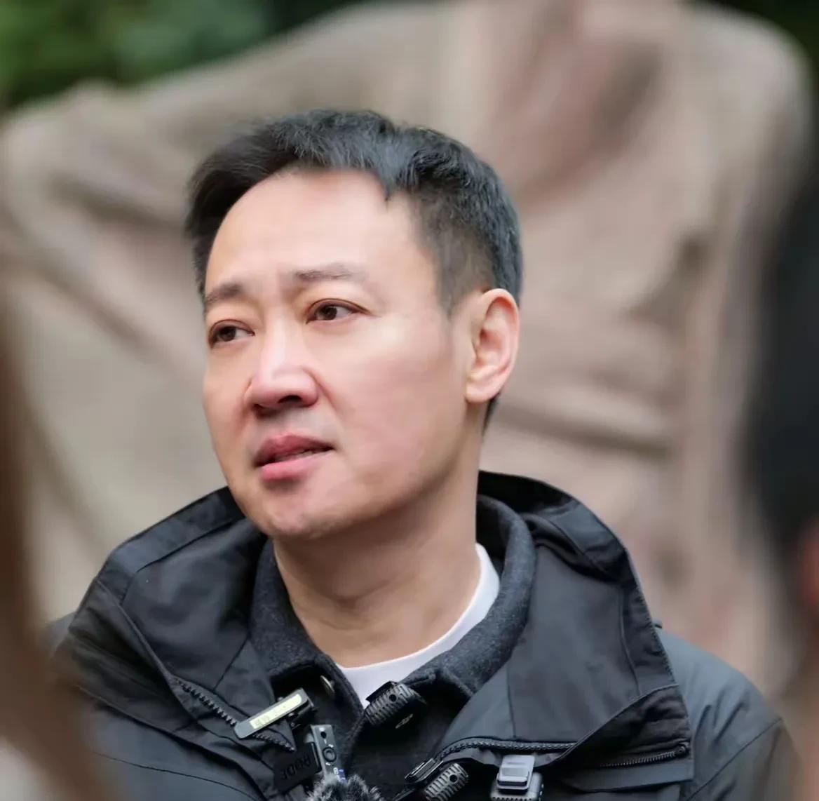 有人说他是那个例外，可能为亡妻永远不会在走进婚姻的殿堂了，时间可以淡化一切，生活