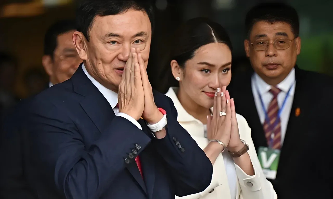 佩通坦卸任总理，依旧风光无限











啥情况？前总理佩通坦卸任后，
