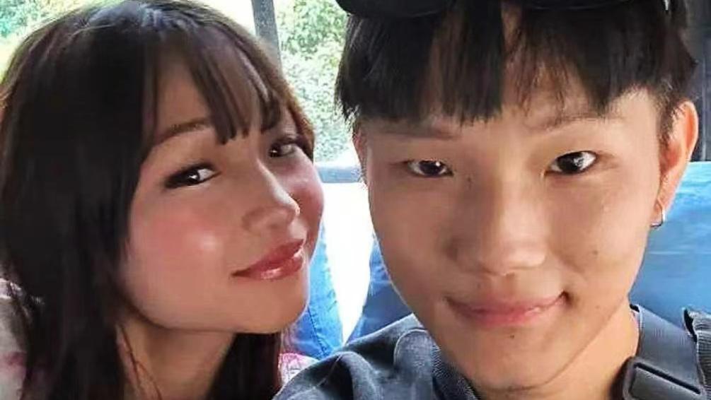 江西27岁小伙经济拮据难娶妻，与18岁尼泊尔姑娘网恋，女方愿零彩礼陪嫁金银首饰。