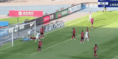 中超联赛出现争议性判罚，长春亚泰对对上海海港的比赛中，亚泰扳平的球竟然被吹无效。