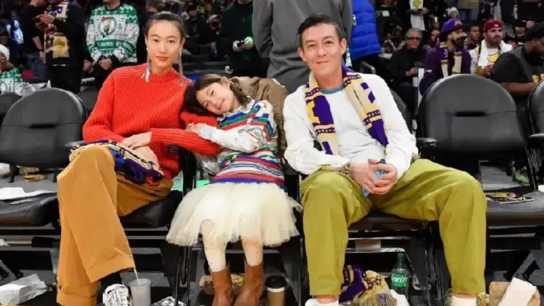 陈冠希女儿10岁近照曝光，完美继承妈妈超模基因，秒变女儿奴