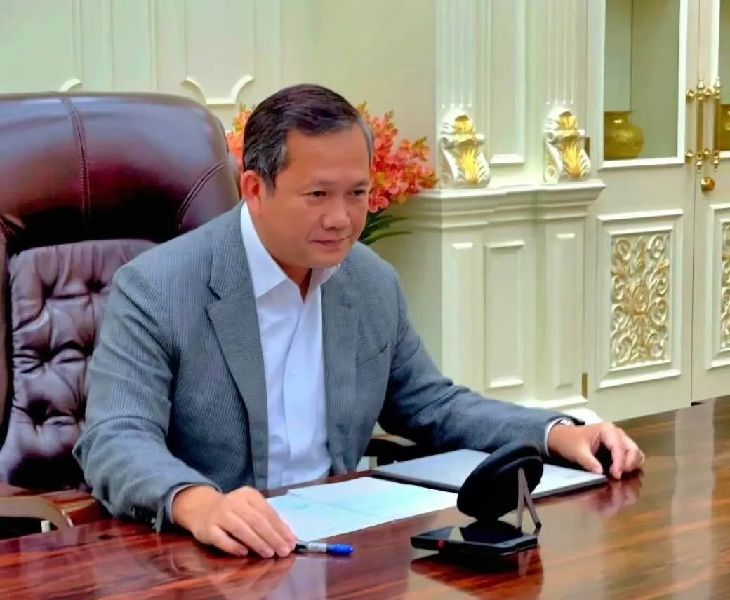 在近期的事件中，柬埔寨首相洪玛奈与美国总统特朗普进行了电话交流，提出期望双方无条