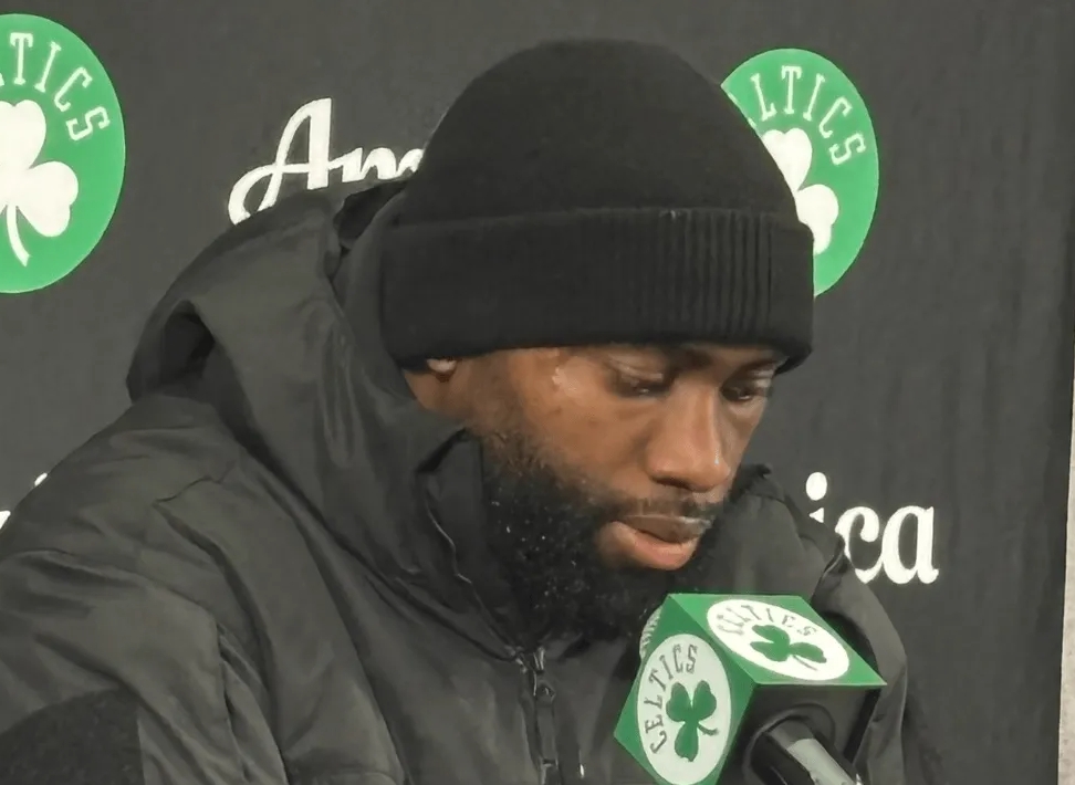 NBA常规赛，凯尔特人主场110-114不敌掘金。
赛后，凯尔特人前锋杰伦-布朗