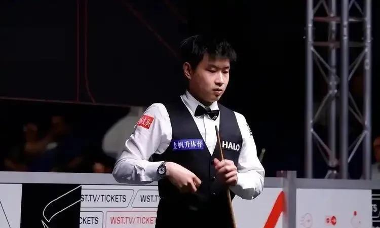 赵心童轻取吕昊天，难敌斯莱瑟
北京时间4月14日凌晨，2025年斯诺克世锦赛资格