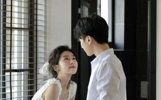 他把我变成和他一样的疯子，转头却爱上了“天使”？