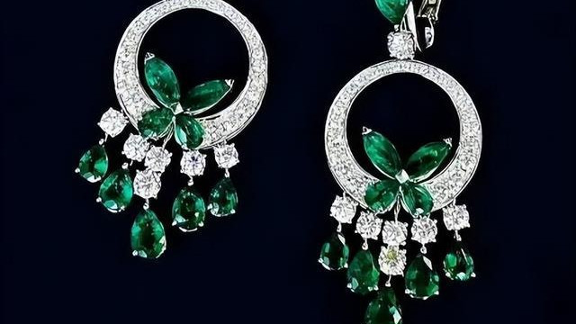 小明星一副耳环，扯出雅安震后重建，受害人直言自家掏了30万