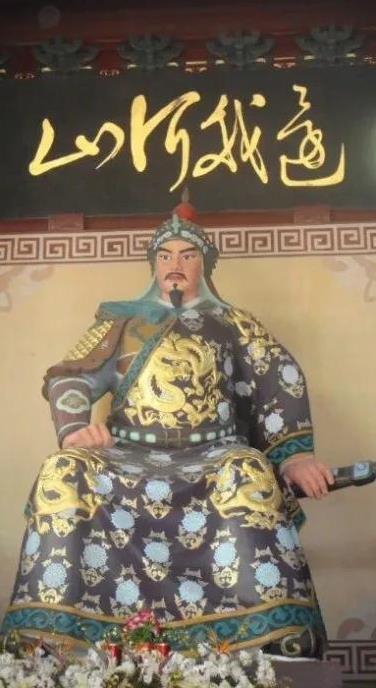 热知识：指责常凯申不抵抗的，和指责泽连斯基不投降的，很多时候都是一群人。
他们对