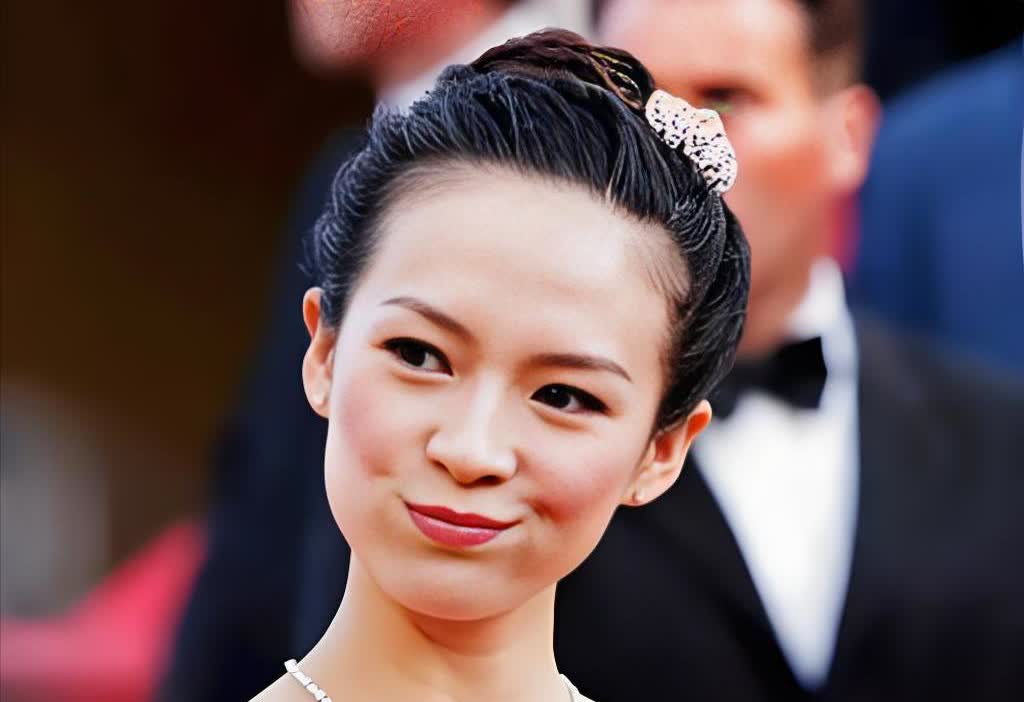 对章子怡而言，她这一辈子的婚姻是无比失败的，不是因为和皮裤男结婚，而是给他生了两