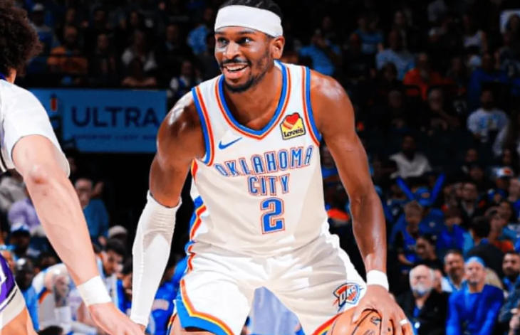 NBA常规赛，雷霆以121-92战胜湖人。
赛后，雷霆官方分享赛场照庆祝胜利，并