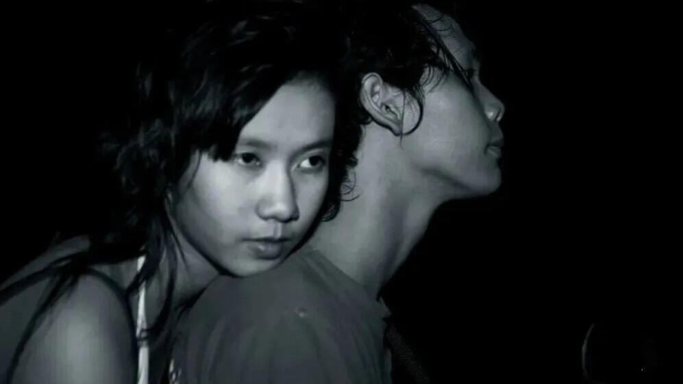 爸妈不让我嫁人，非要让我招个上门女婿，要听他们的话吗？