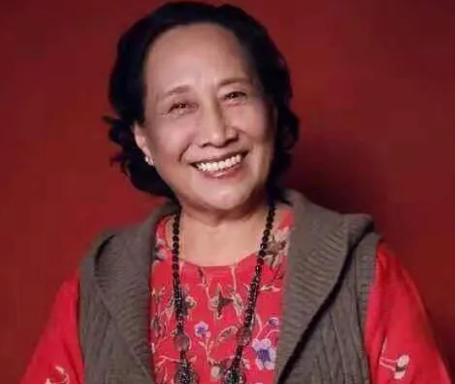 1980年，“刘星的姥姥”孙桂田用积蓄买下了一套四合院，位置坐落在故宫旁，总价两